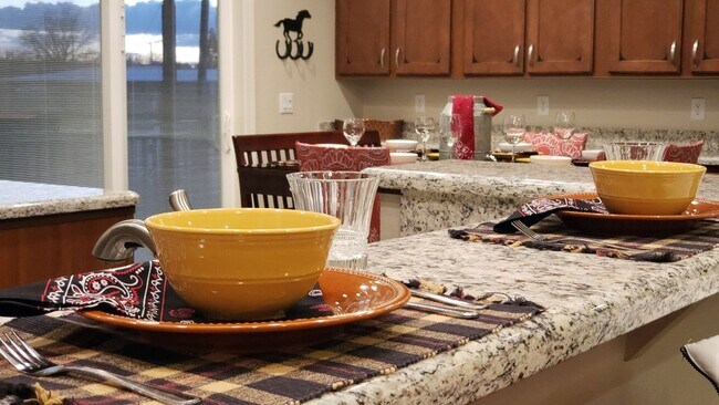 Building Photo - Gorgeous location, spectacular amenities, 3 bedroom furnished home for rent.