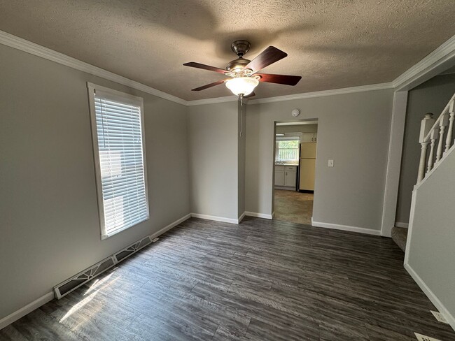 Building Photo - Charming 3-Bedroom Home with Outdoor Space