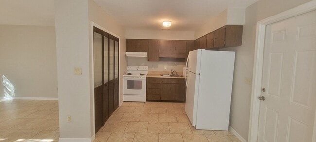 Building Photo - 2/1.5 Pine Meadows Home