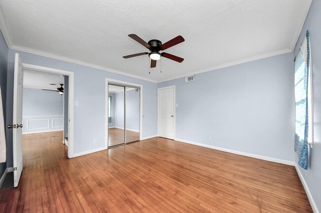 Building Photo - 2513 Leslie St