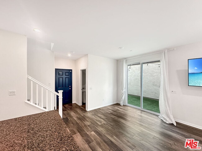 Building Photo - 27607 Sawtooth Ln