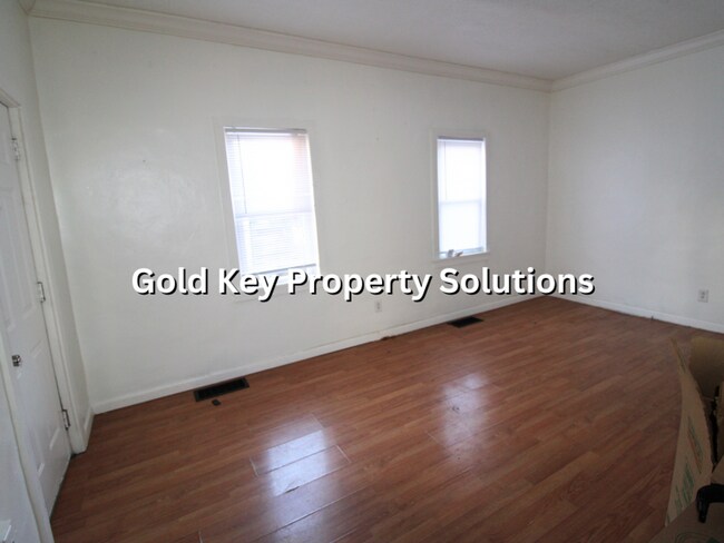 Building Photo - MUNCIE 3 BR 1 BA House with New Appliances...