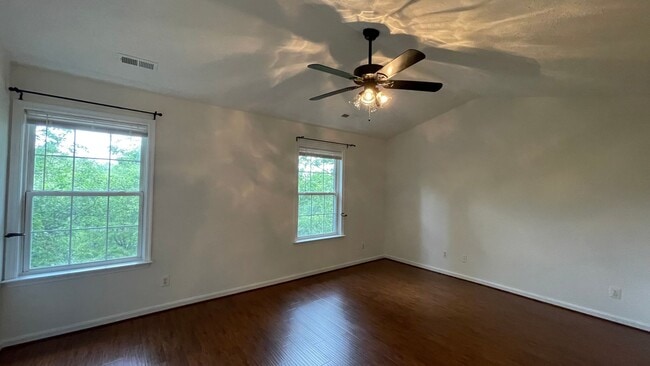 Building Photo - 4 Bed Townhome in South Stafford