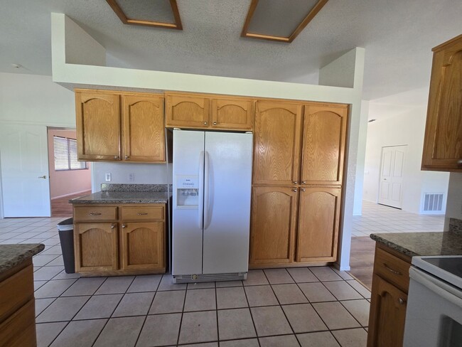 Building Photo - Unfurnished, 1-Year Long-Term Rental