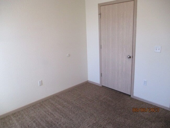 Building Photo - 913 Westridge Dr