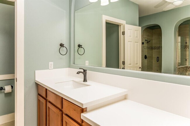 Building Photo - 3006 Covington Pl