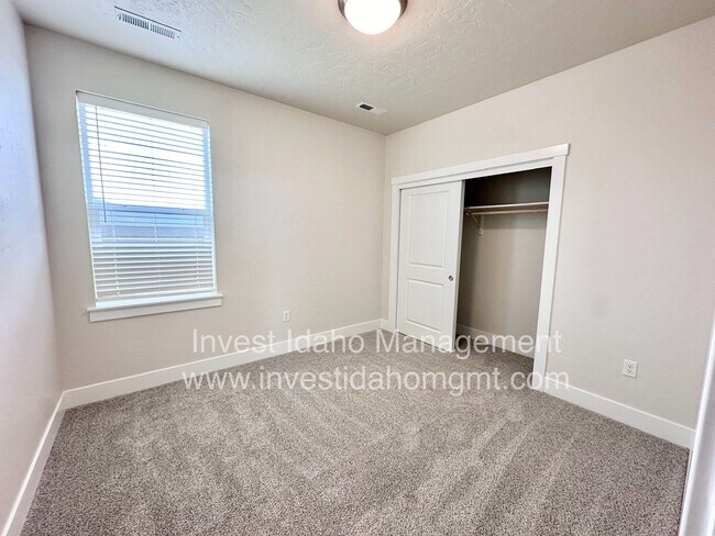Building Photo - Beautiful Newer Home in Meridian Built in 2024
