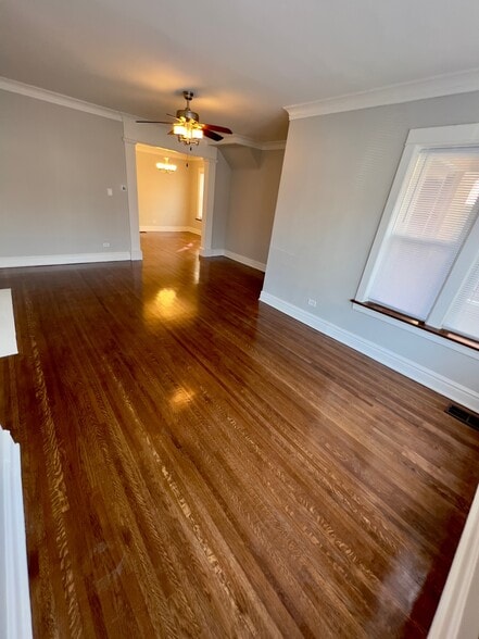 Building Photo - 4827 W Barry Ave