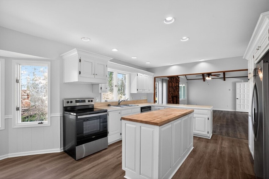 Building Photo - 194 Millbrook Farm Rd