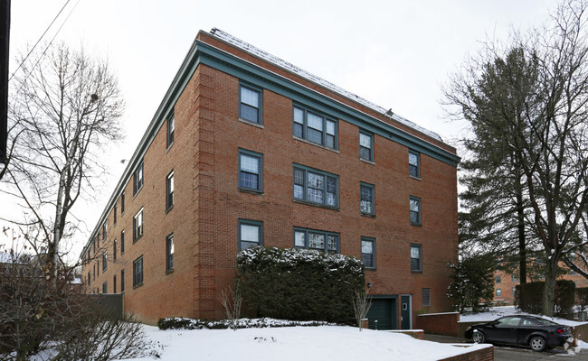 Building Photo - Woodland Manor Condominiums