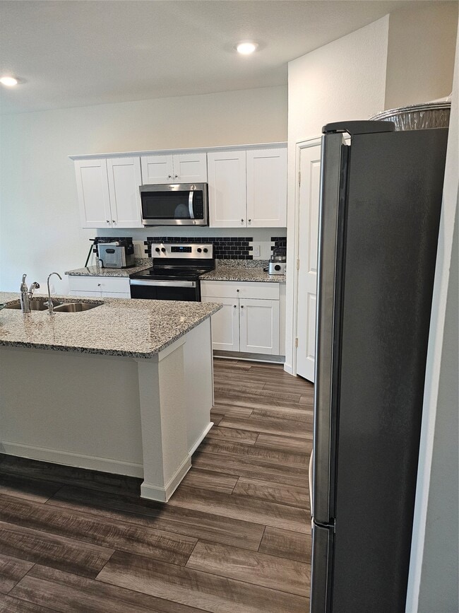 Building Photo - 5923 Grantgrala Dr