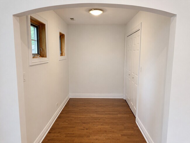Building Photo - 1759 Dewes St