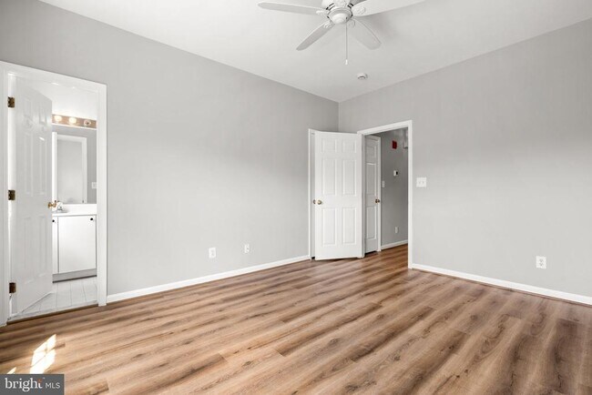 Building Photo - 107 Martin Ln