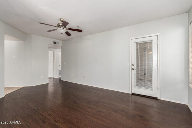 Building Photo - 4925 E Desert Cove Ave
