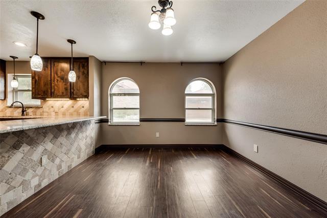 Building Photo - 433 Circleview Dr S
