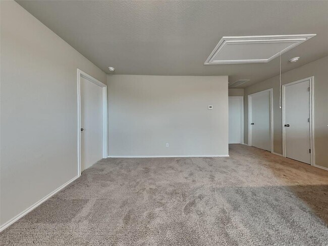 Building Photo - 5121 Saddle Clb Dr