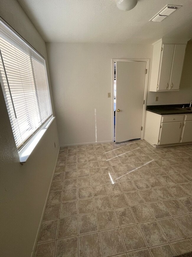 Building Photo - NOW AVAILABLE!! Very Nice Home In Gustine