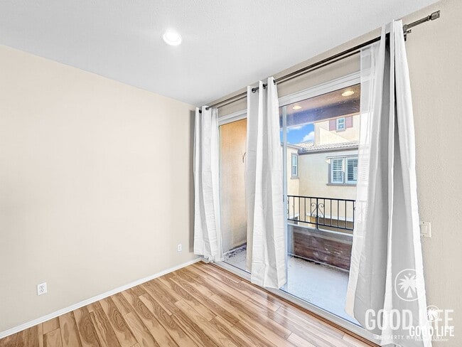 Building Photo - Great 2B/2.5BA Townhouse Available in Santee with Attached Garage & Onsite Pool, Spa, and Playgro...