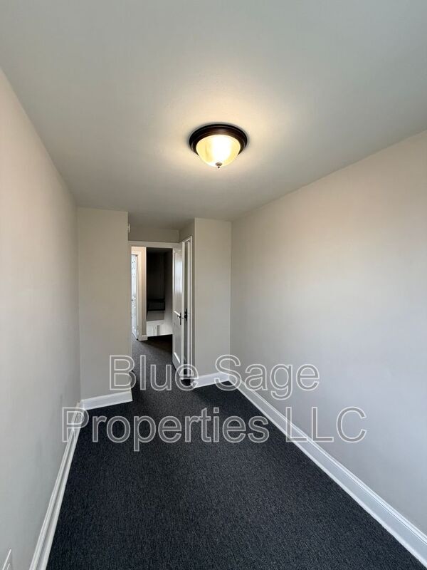 Building Photo - 2345 Bond Ave