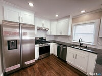 Building Photo - 260 Robin St