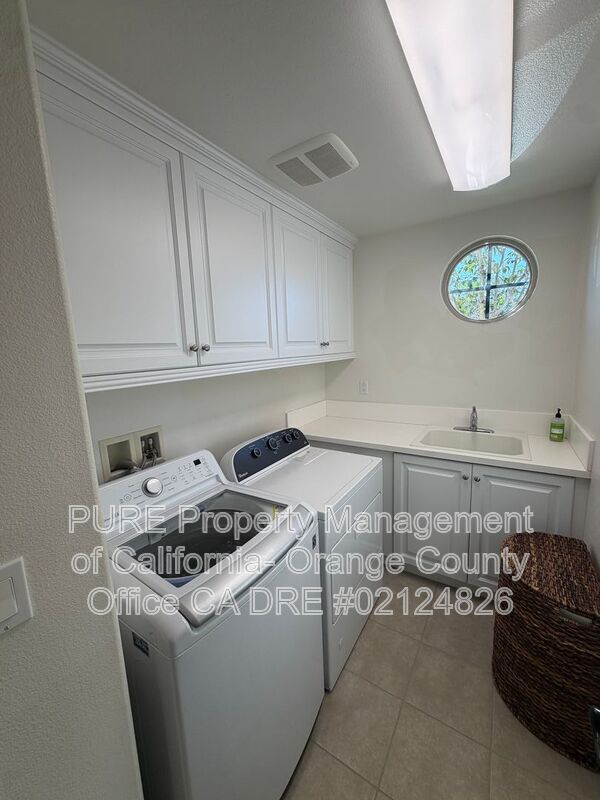 Building Photo - 15 Galan St