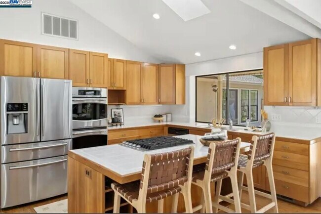 Building Photo - 131 Clover Hill Ct