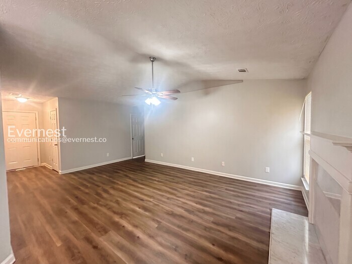 Building Photo - 2132 Briar Glen Ln SW