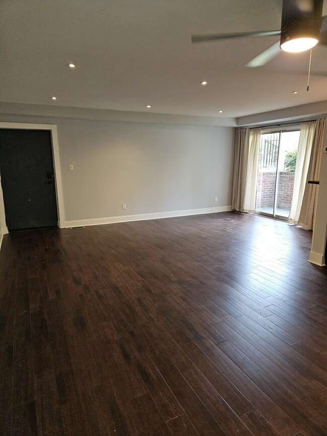 Building Photo - 317 Homeland Southway