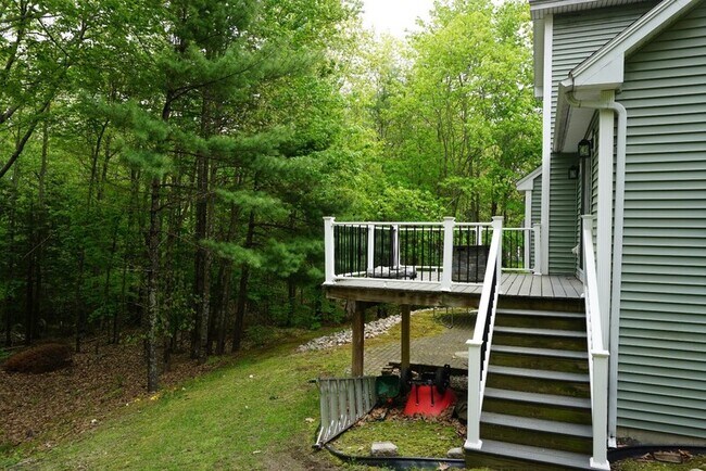 Building Photo - 60 Rockwood Dr