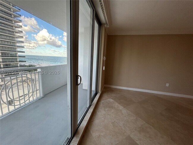 Building Photo - 5825 Collins Ave