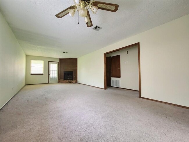 Building Photo - 235 Barrett Pl