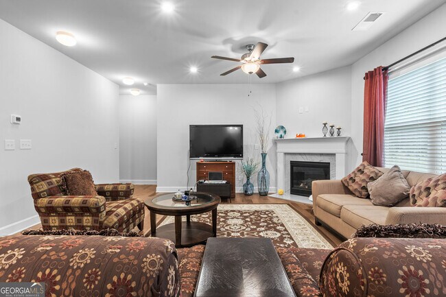 Building Photo - 5467 Fountainhead Ln