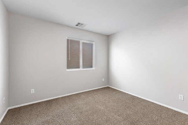 Building Photo - Large two story home in San Tan Heights!