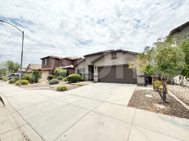 Primary Photo - 10831 W Bronco Trail
