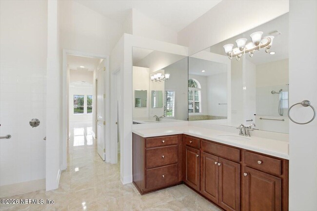 Building Photo - 743 E Dorchester Dr