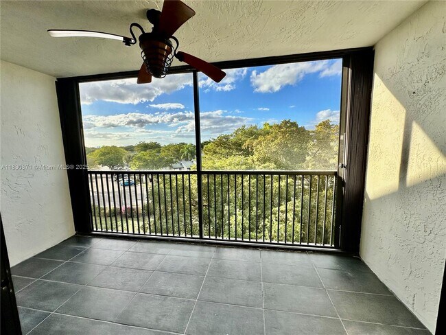 Building Photo - 6575 W Oakland Park Blvd
