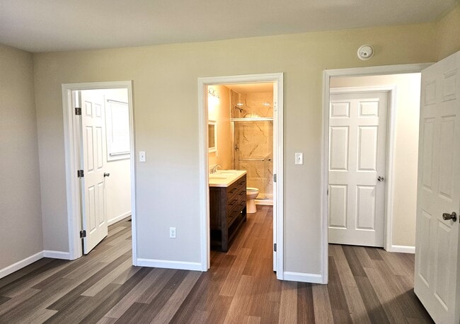 Building Photo - 1840 Cedar Hall Rd