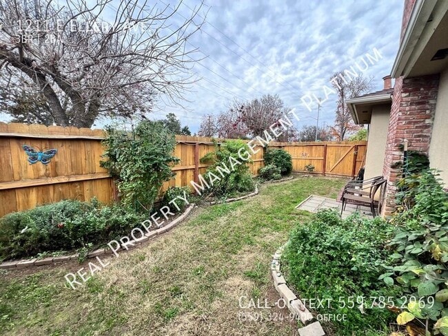 Building Photo - 1211 E Ellery Ave