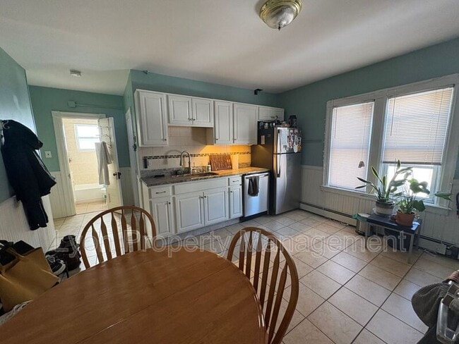 Building Photo - 250 Sayles Ave