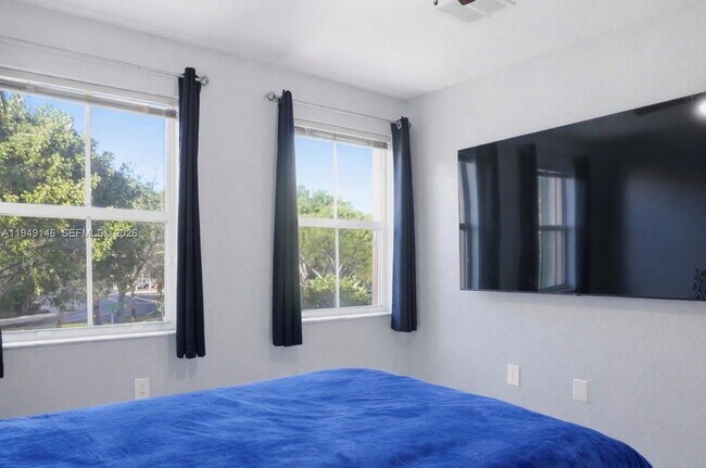 Building Photo - 16290 SW 47th Manor