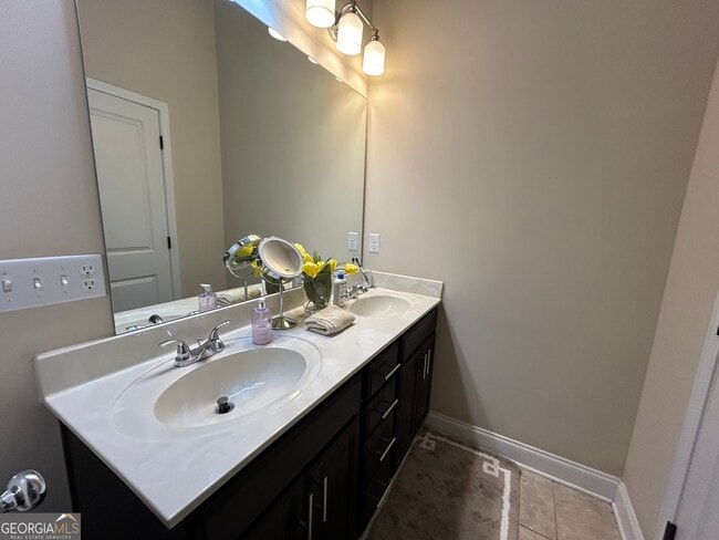Building Photo - 2413 Tenor Ln
