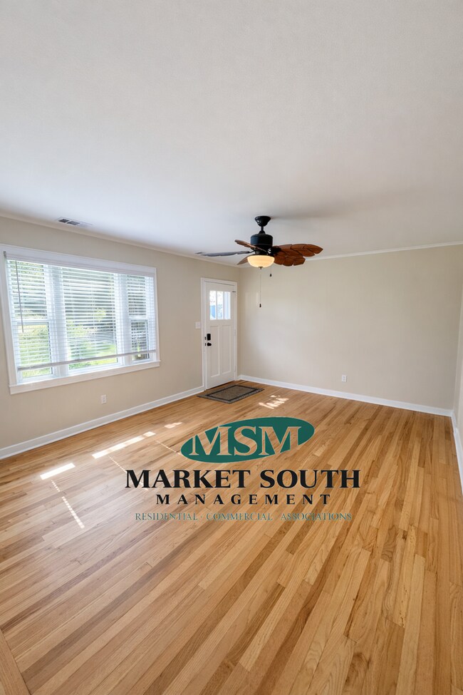 Building Photo - THUNDERBOLT COTTAGE!- AVAILABLE NOW!