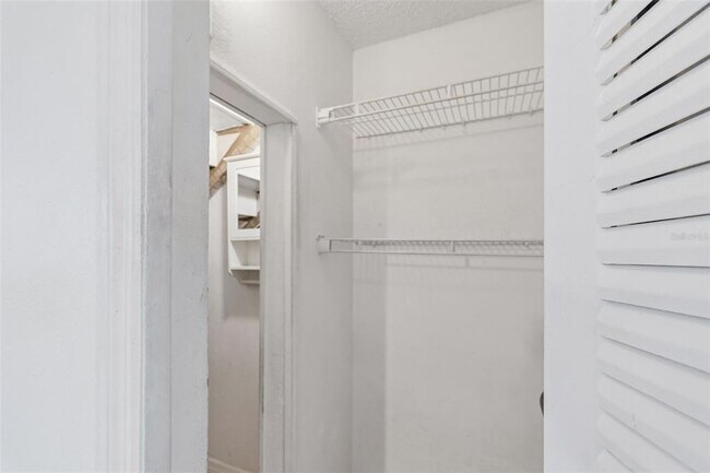 Building Photo - 607 Bough Ave