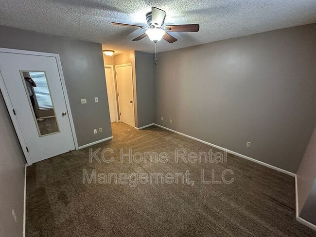 Building Photo - 11747 Oakmont St