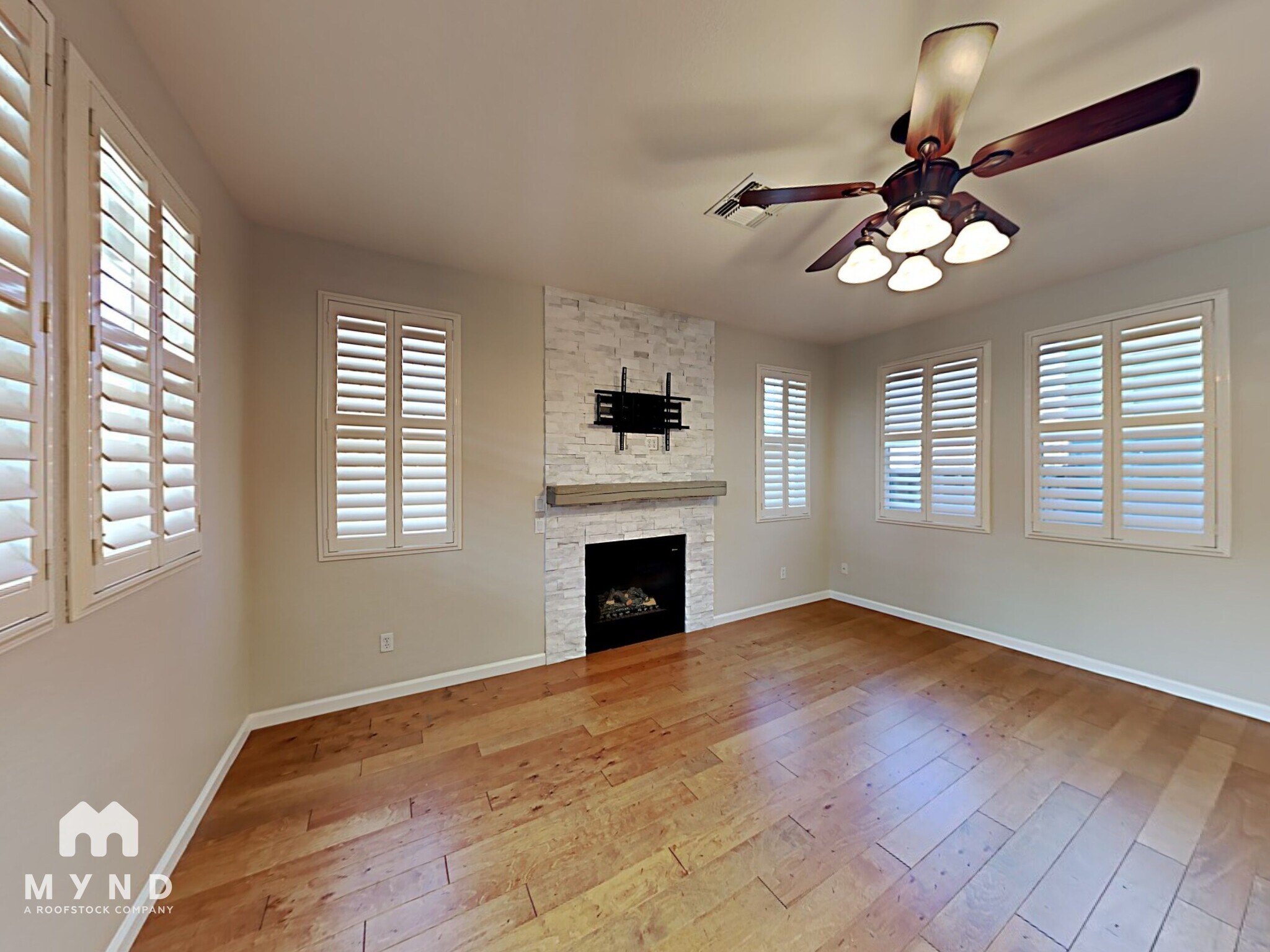 Building Photo - 398 Metro Ln