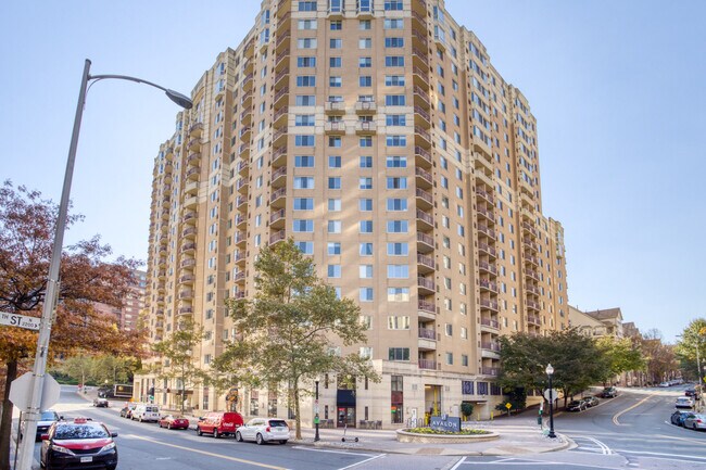 Building Photo - 1320 N Veitch St