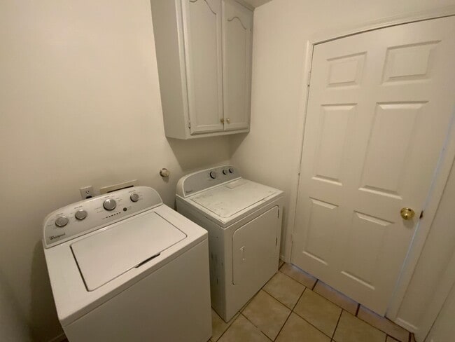 Building Photo - 3 Bedroom Single Story Home Available Near Irving Blvd NW & Eagle Ranch Rd!