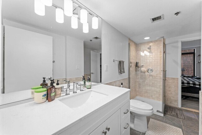 Building Photo - 759 2nd St