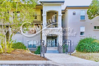 Building Photo - AVAILABLE NOW!!!