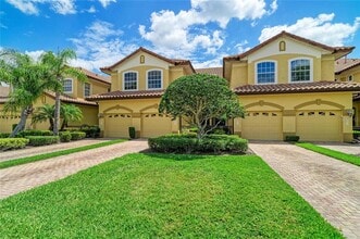 Building Photo - 8261 Miramar Way